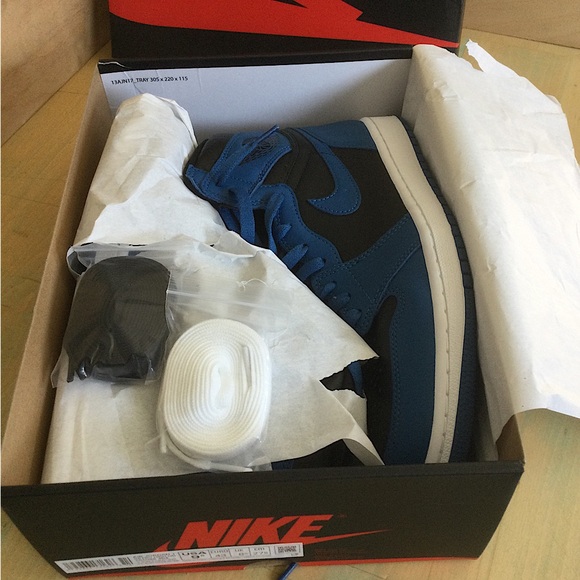 AIR JORDAN 1 RETRO HIGH OG 'DARK MARINA BLUE' - Picture 2 of 12